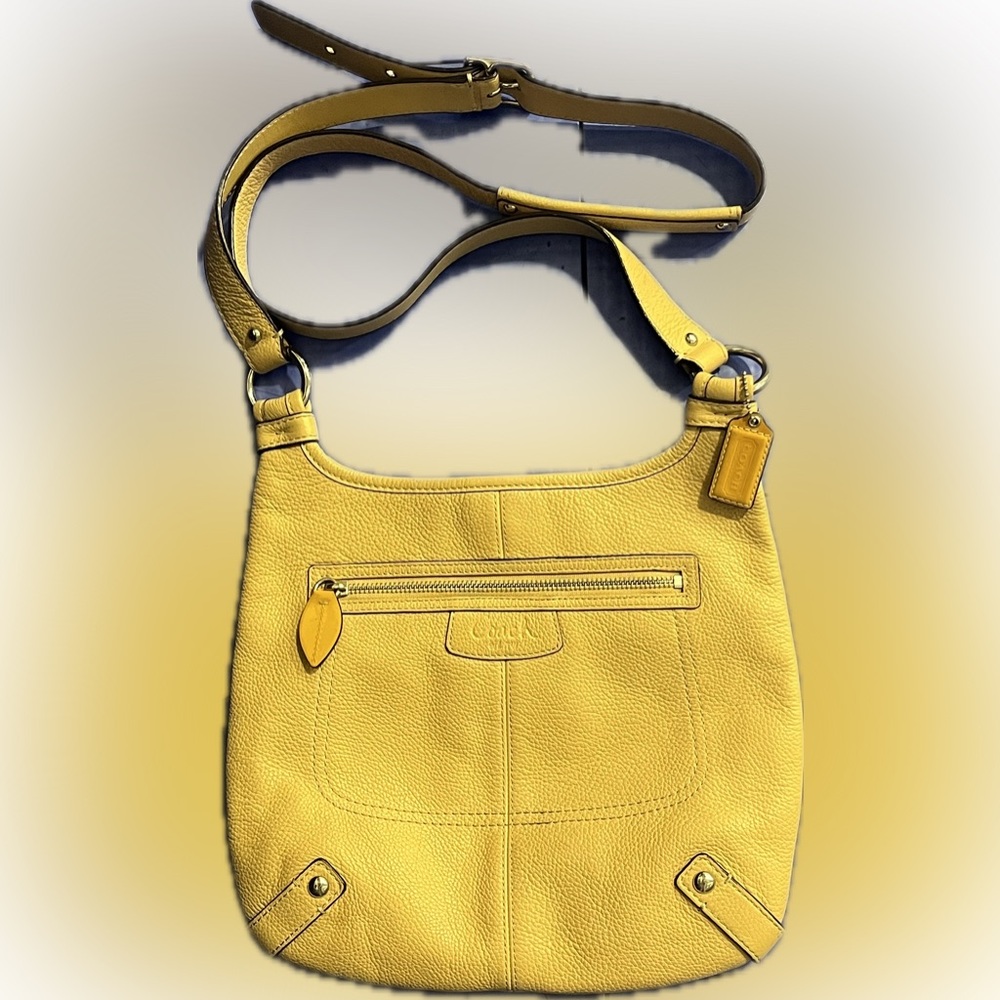 Coach Beige Leather Shoulder Bag